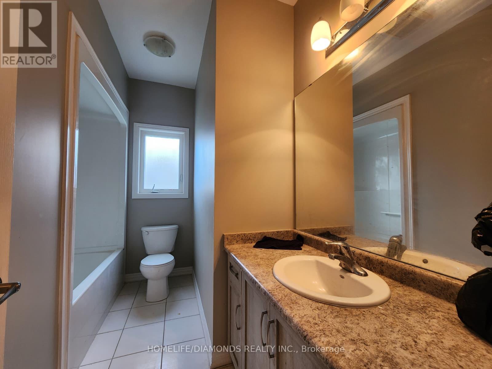 Upper - 3509 Dominion Road, Fort Erie, ON - Indoor Photo Showing Bathroom