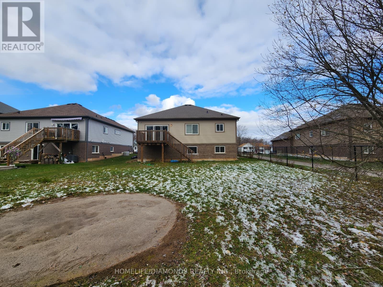 Upper - 3509 Dominion Road, Fort Erie, ON - Outdoor