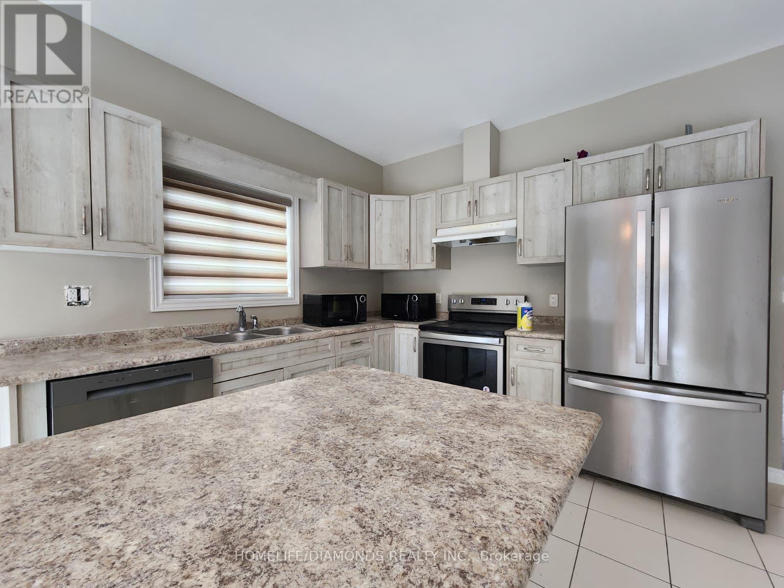 Upper - 3509 Dominion Road, Fort Erie, ON - Indoor Photo Showing Kitchen With Double Sink With Upgraded Kitchen
