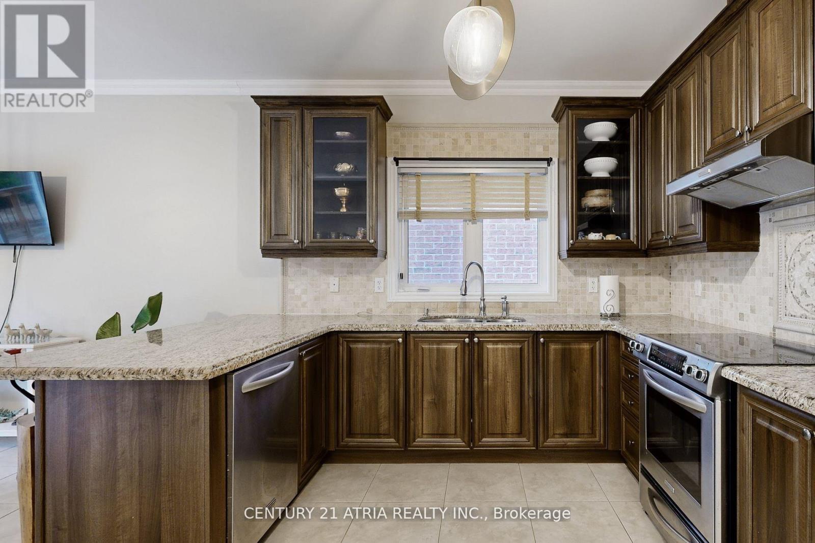 490 Kwapis Boulevard, Newmarket, ON - Indoor Photo Showing Kitchen With Stainless Steel Kitchen With Upgraded Kitchen