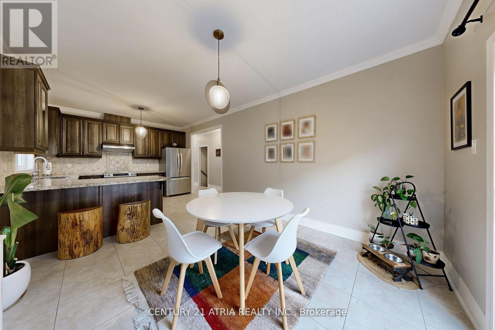 490 Kwapis Boulevard, Newmarket, ON - Indoor