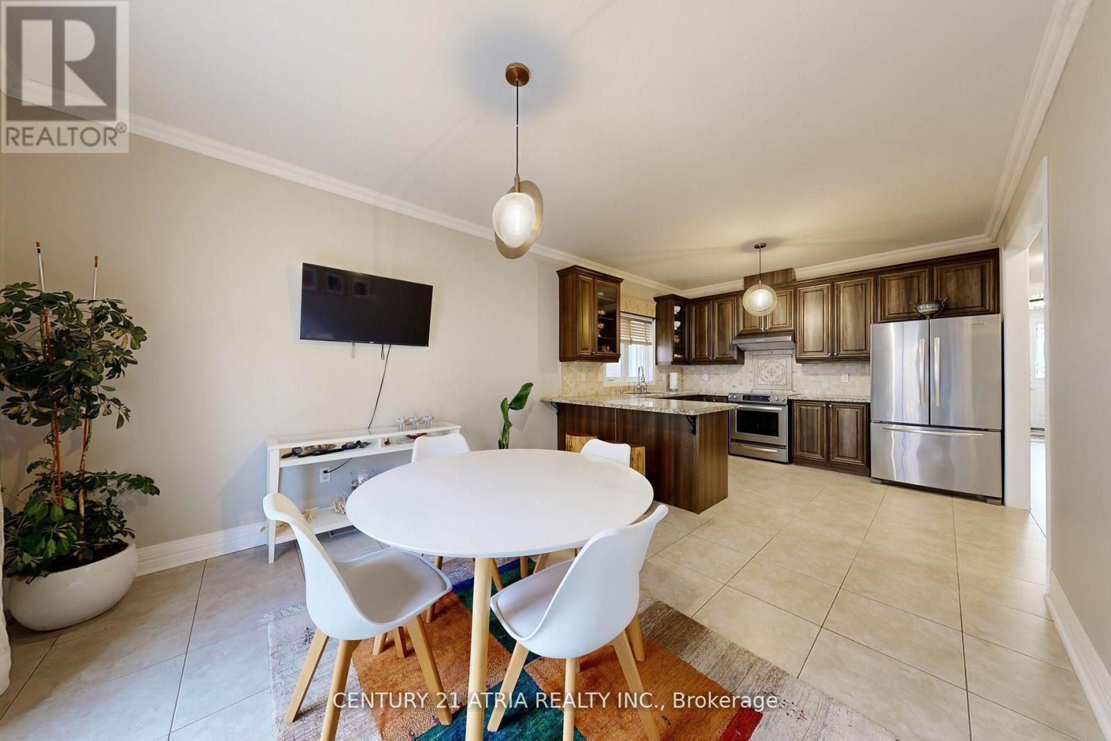 490 Kwapis Boulevard, Newmarket, ON - Indoor