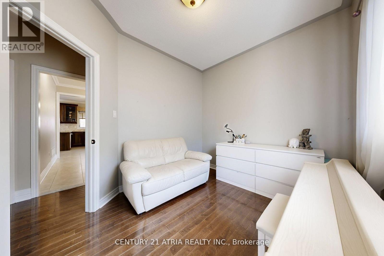 490 Kwapis Boulevard, Newmarket, ON - Indoor Photo Showing Bedroom