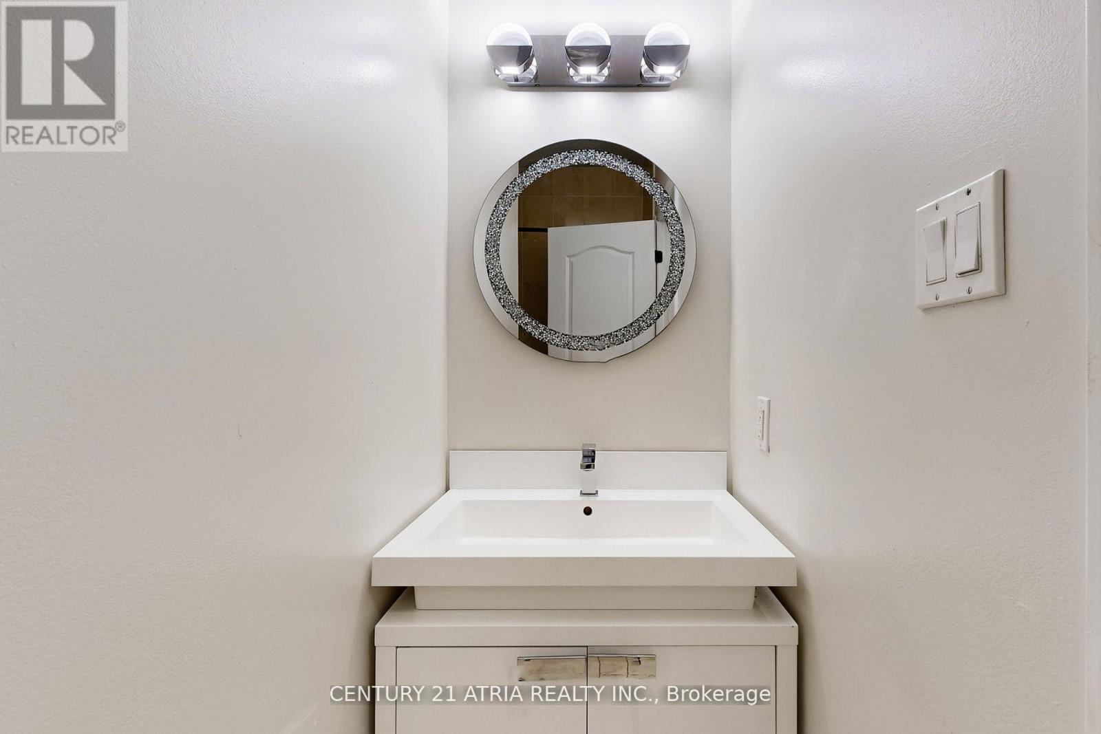 490 Kwapis Boulevard, Newmarket, ON -