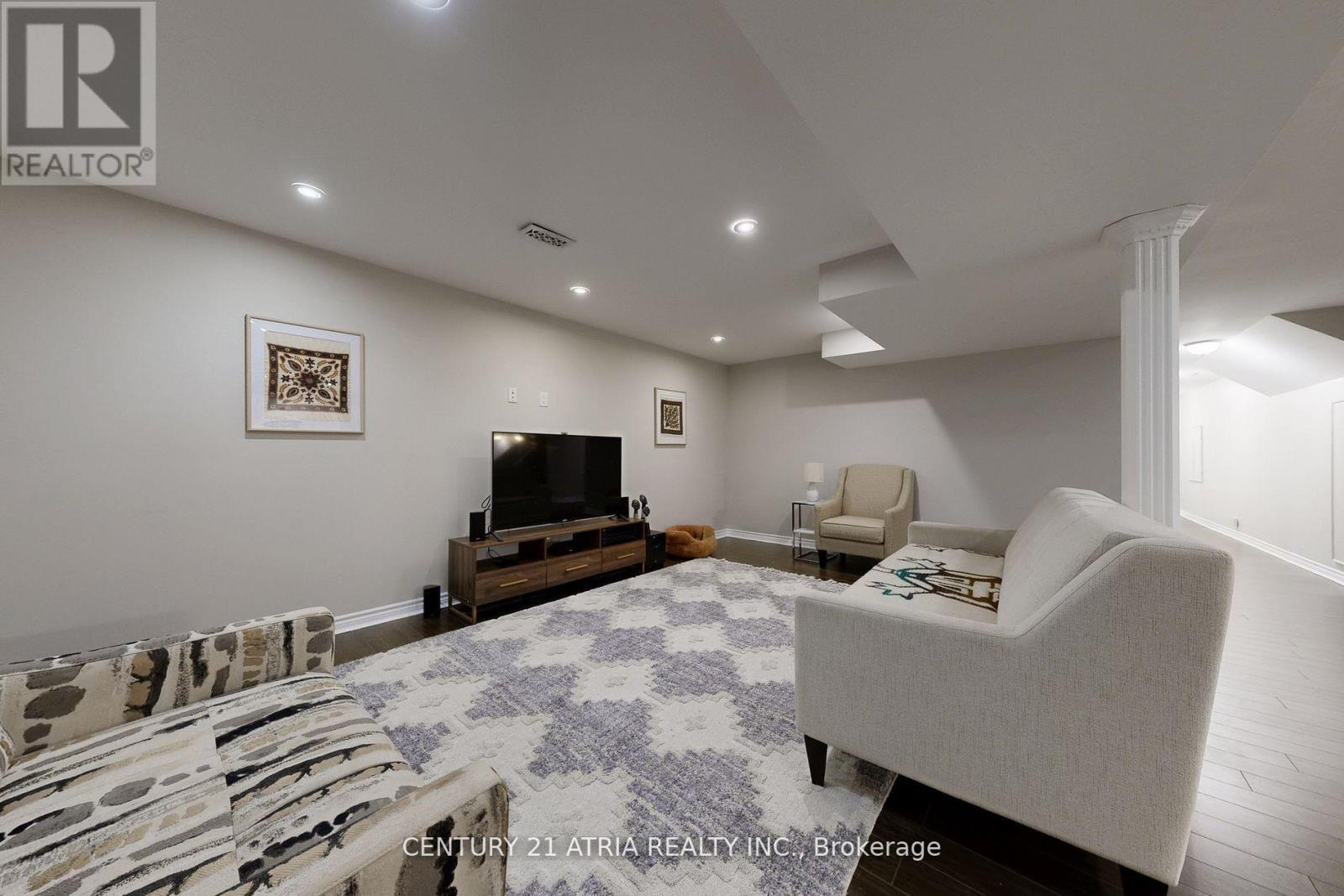 490 Kwapis Boulevard, Newmarket, ON - Indoor