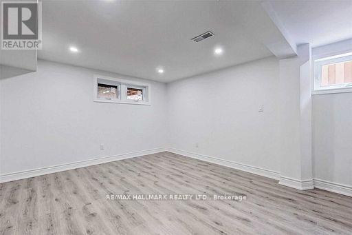 Basement A - 214 Altamira Road, Richmond Hill, ON - Indoor