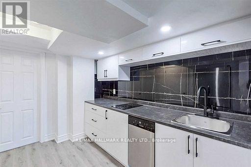 Basement A - 214 Altamira Road, Richmond Hill, ON - Indoor Photo Showing Kitchen