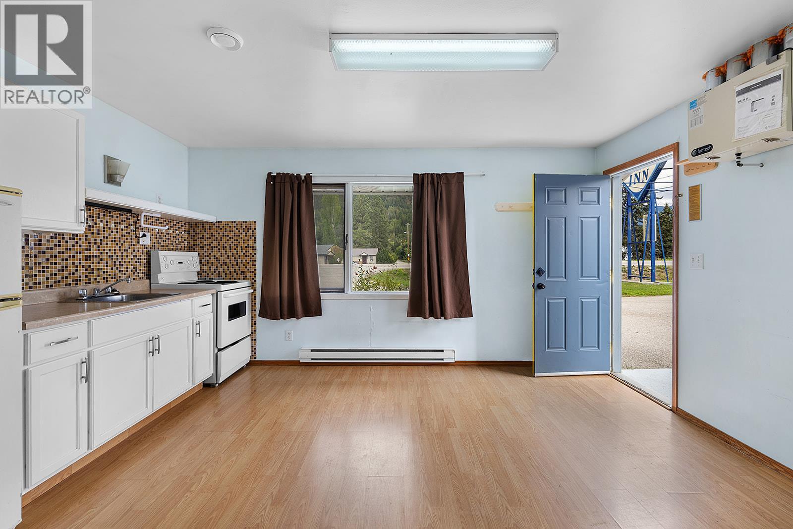 1441 Northwest Boulevard, Creston, BC