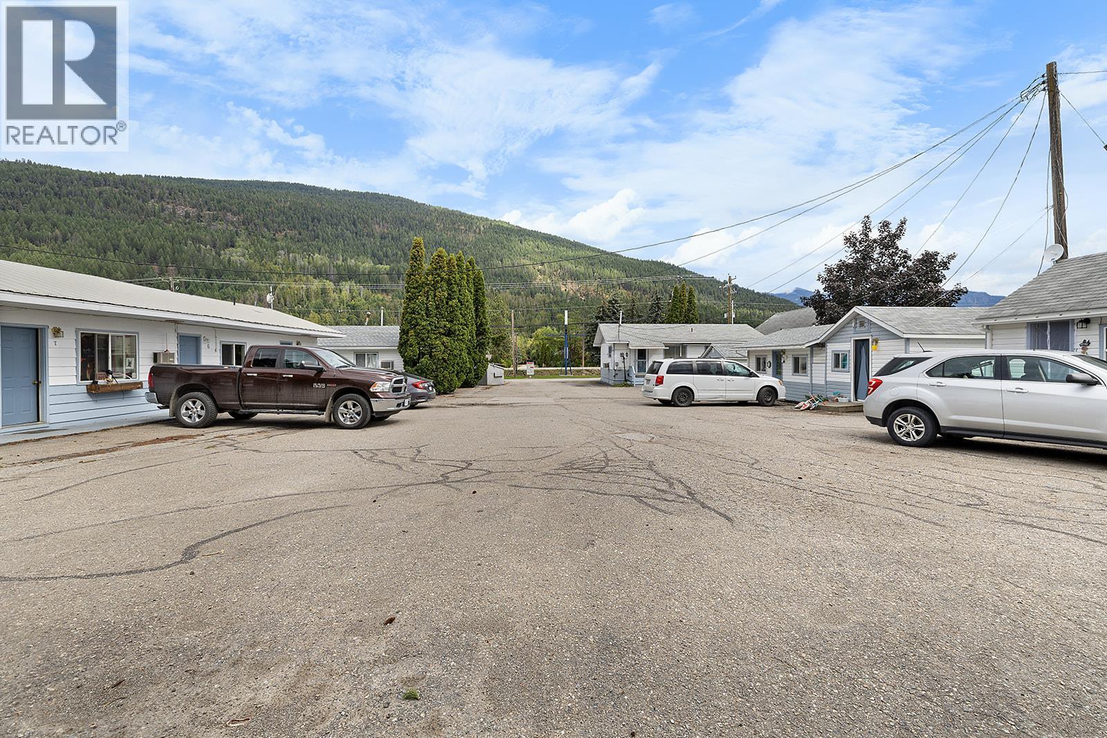 1441 Northwest Boulevard, Creston, BC