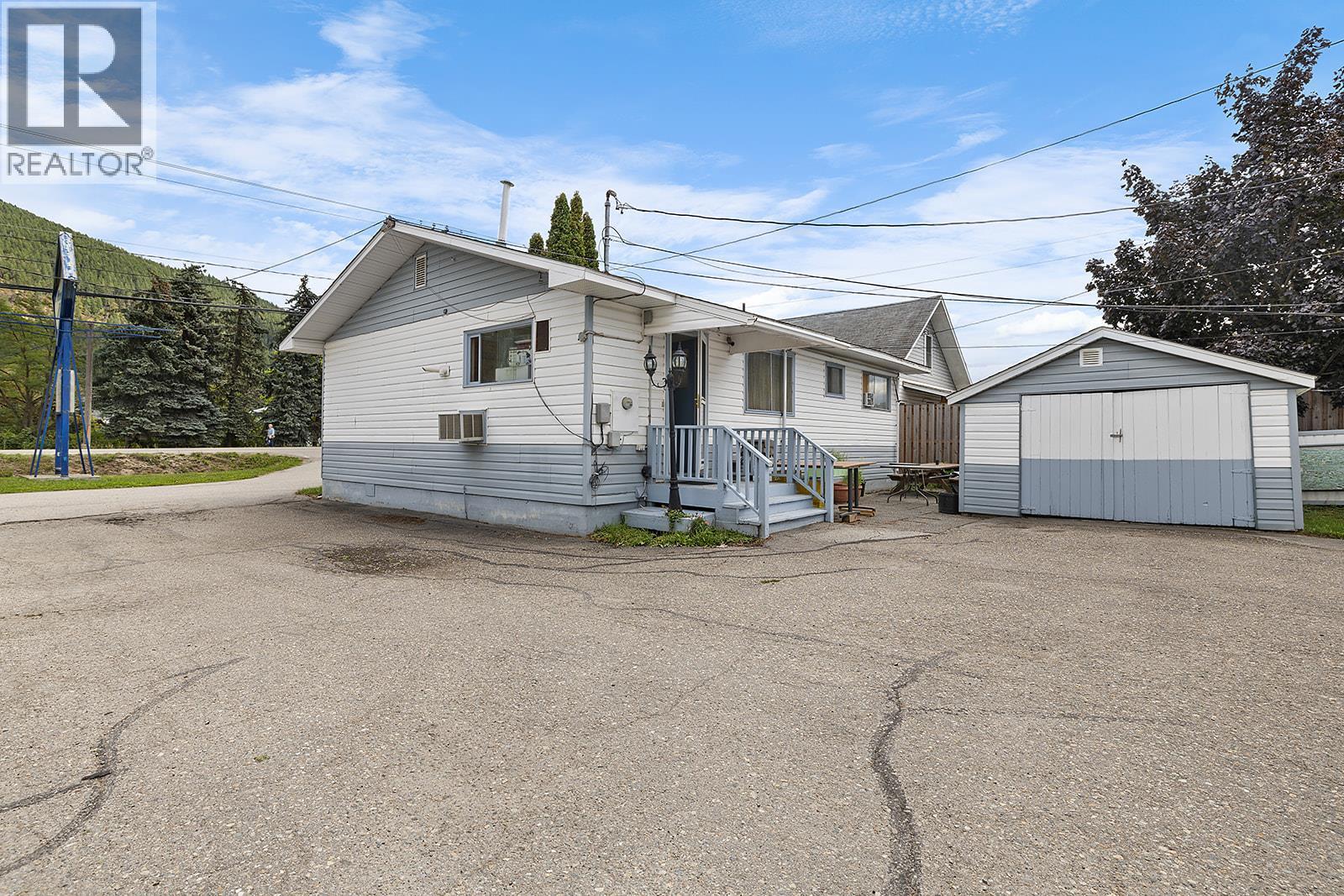 1441 Northwest Boulevard, Creston, BC