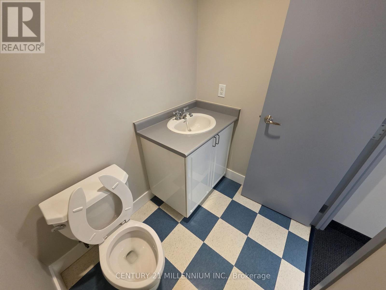 212 - 2250 Bovaird Drive E, Brampton, ON