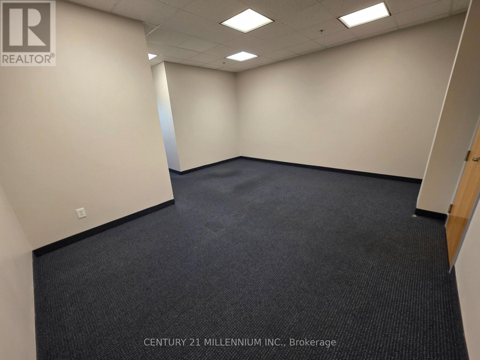 212 - 2250 Bovaird Drive E, Brampton, ON