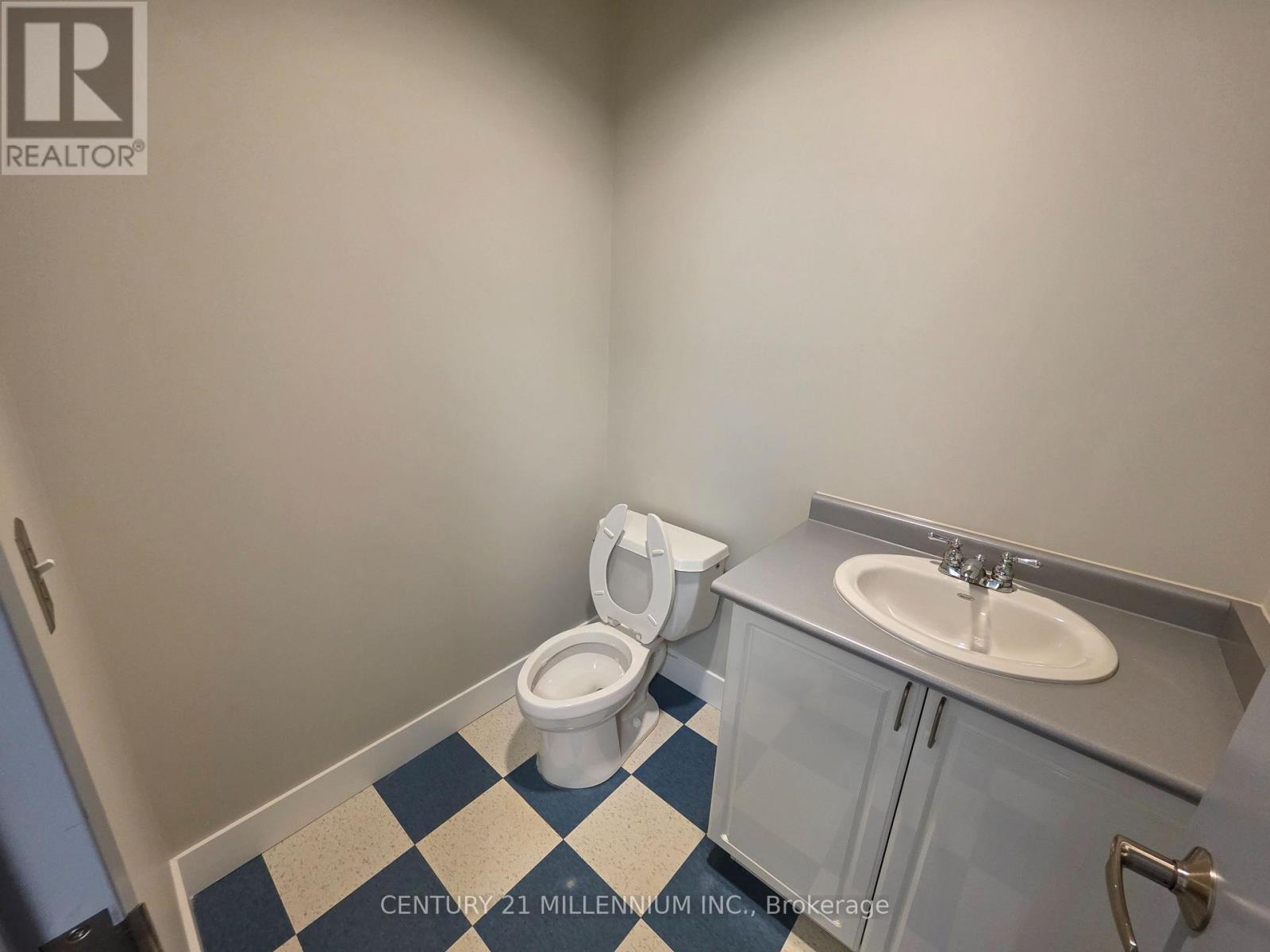 212 - 2250 Bovaird Drive E, Brampton, ON