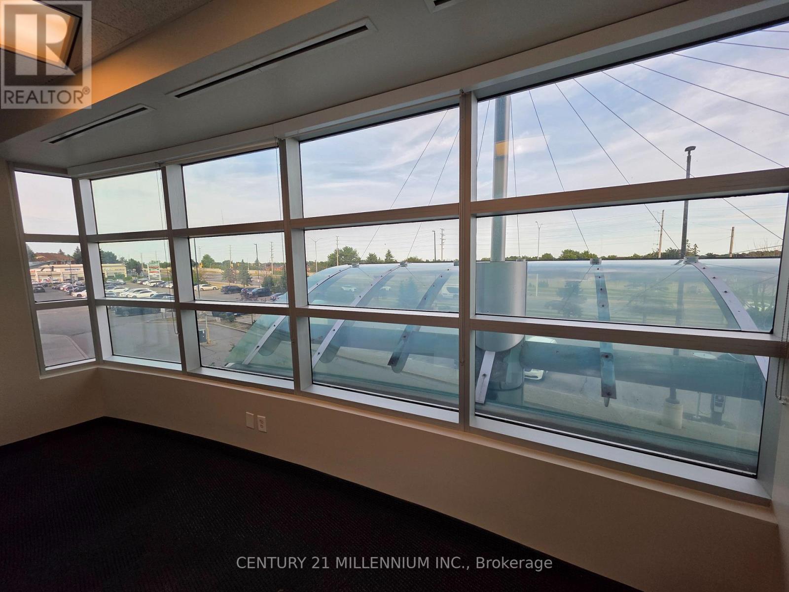 212 - 2250 Bovaird Drive E, Brampton, ON