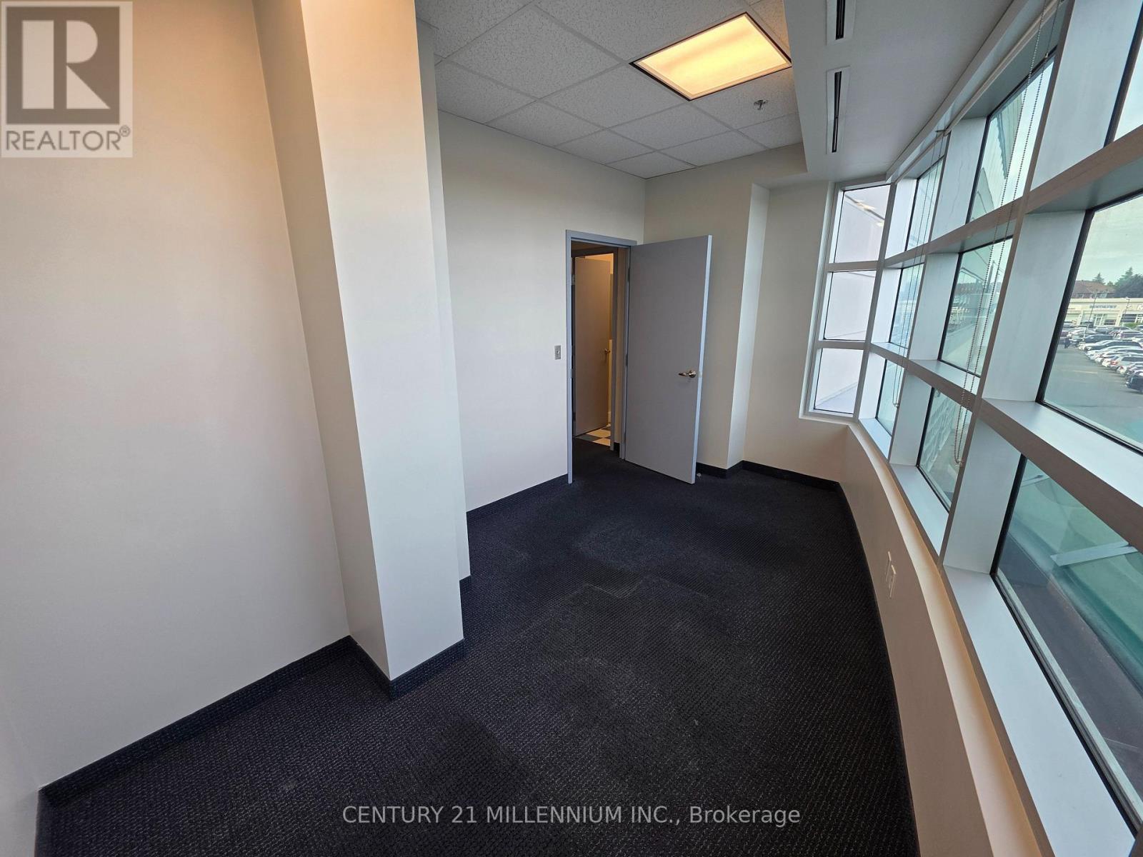 212 - 2250 Bovaird Drive E, Brampton, ON