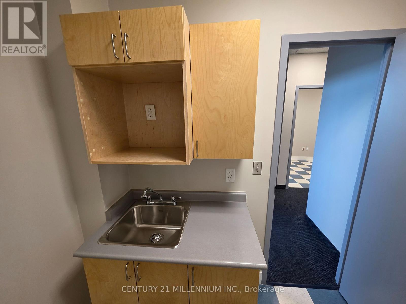 212 - 2250 Bovaird Drive E, Brampton, ON