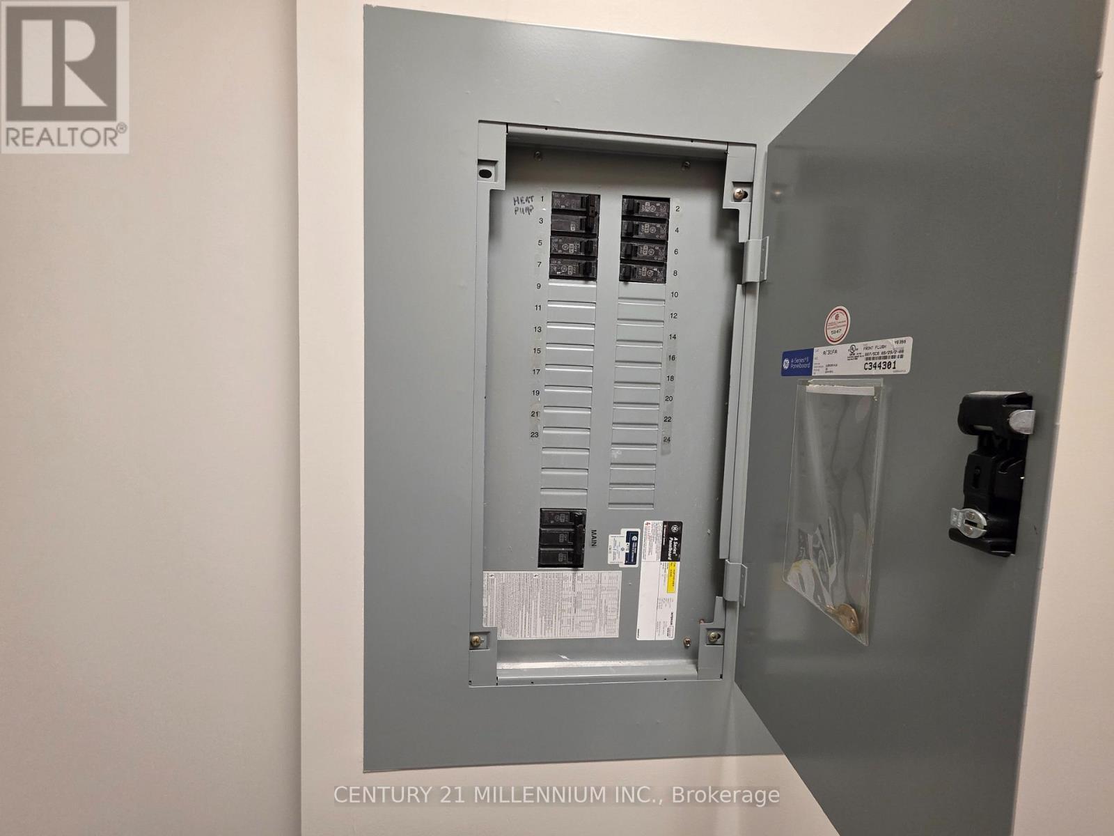 212 - 2250 Bovaird Drive E, Brampton, ON