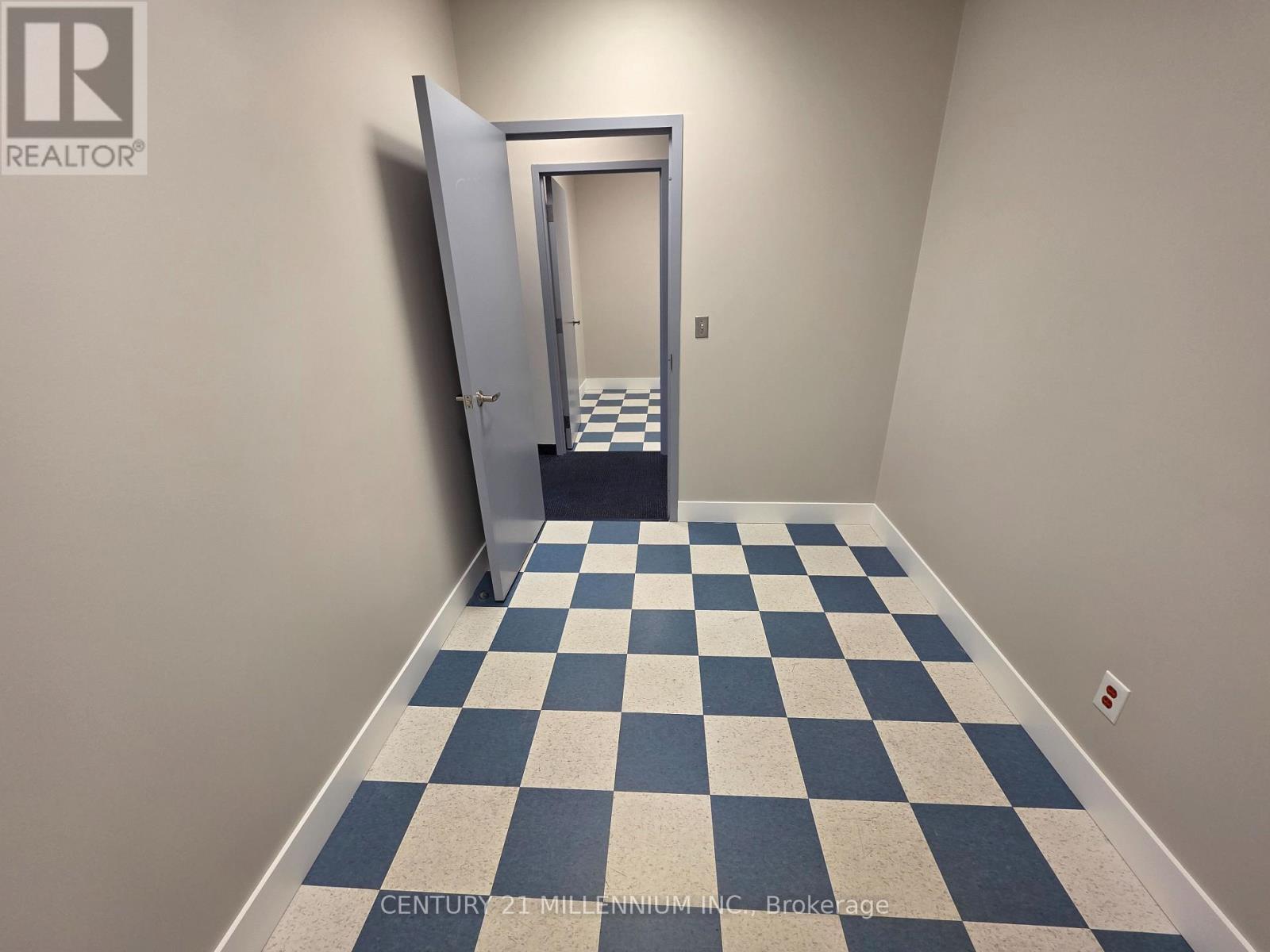 212 - 2250 Bovaird Drive E, Brampton, ON