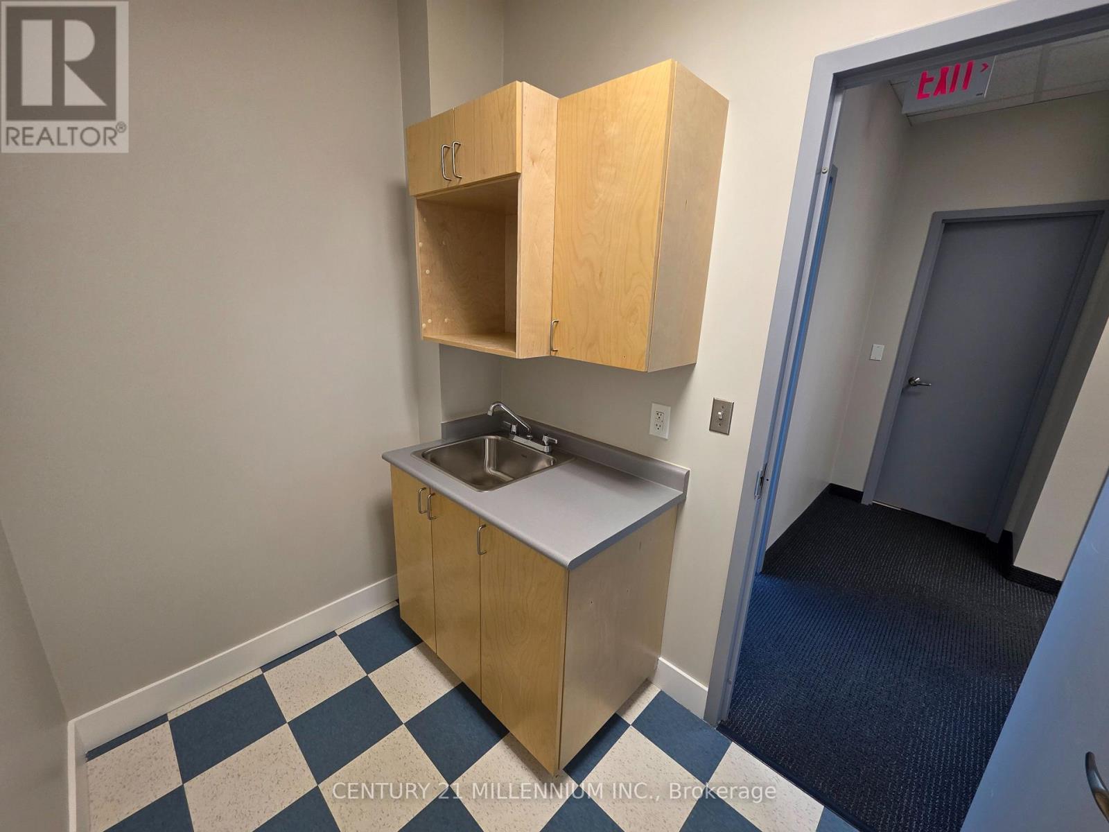 212 - 2250 Bovaird Drive E, Brampton, ON