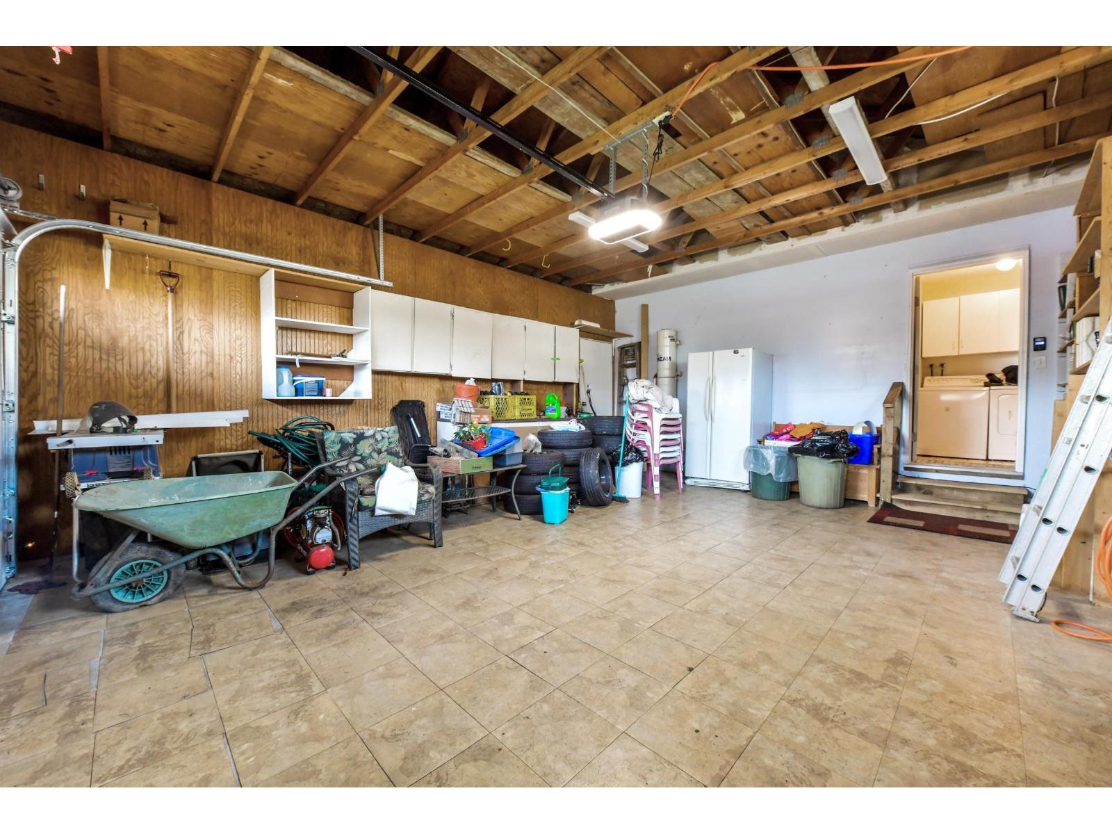 6043 174 Street, Surrey, BC - Indoor Photo Showing Garage