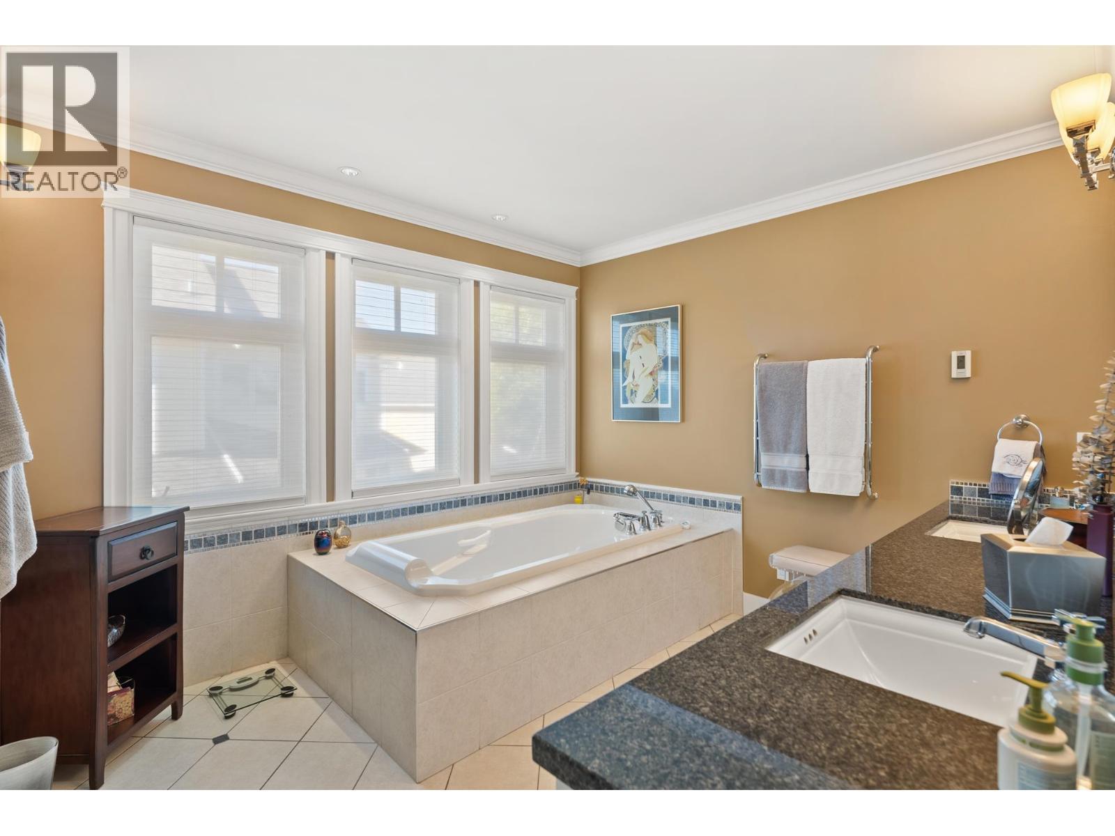 6461 Dyke Road, Richmond, BC - Indoor Photo Showing Bathroom
