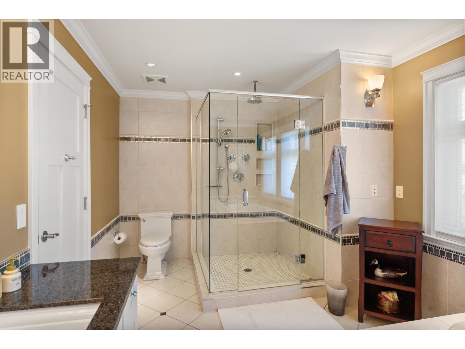 6461 Dyke Road, Richmond, BC - Indoor Photo Showing Bathroom