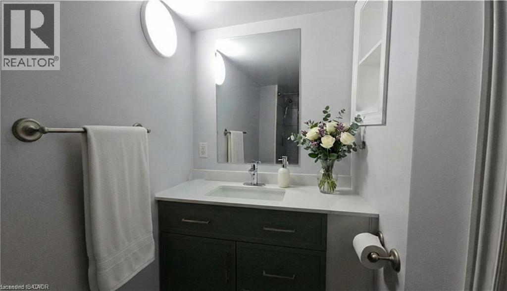 Full bathroom with vanity and a shower - 10 Doll Court Unit# Lower, Kitchener, ON - Indoor Photo Showing Bathroom