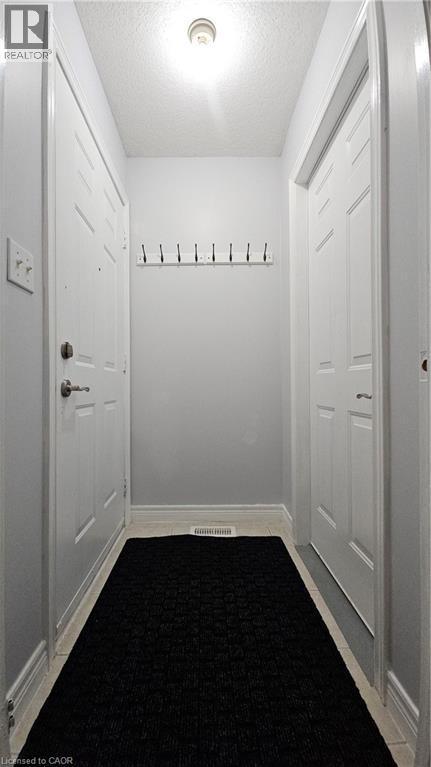 10 Doll Court Unit# Lower, Kitchener, ON - Indoor Photo Showing Other Room