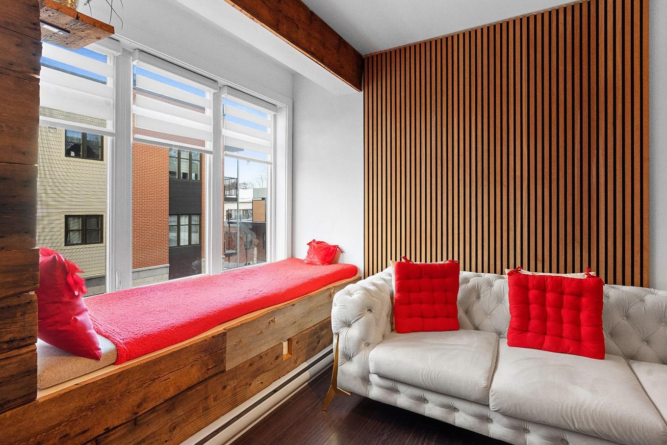 Salon - 4-28 Rue St-Joseph, Lévis (Desjardins), QC - Indoor