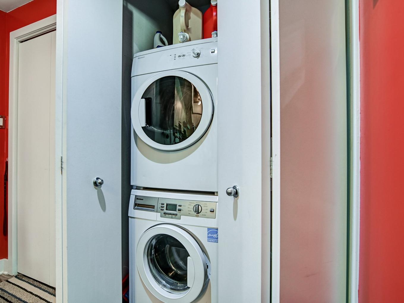 Laundry room - 508-1150 Rue St-Denis, Montréal (Ville-Marie), QC - Indoor Photo Showing Laundry Room