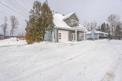 580 - 580A Ch. de la Rivière Sainte-Agathe-Des-Monts, QC J8C 1W3