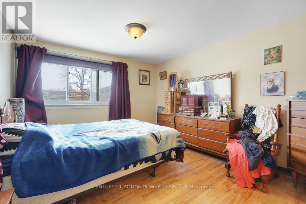 642 Borthwick Avenue, Ottawa, ON - Indoor Photo Showing Bedroom