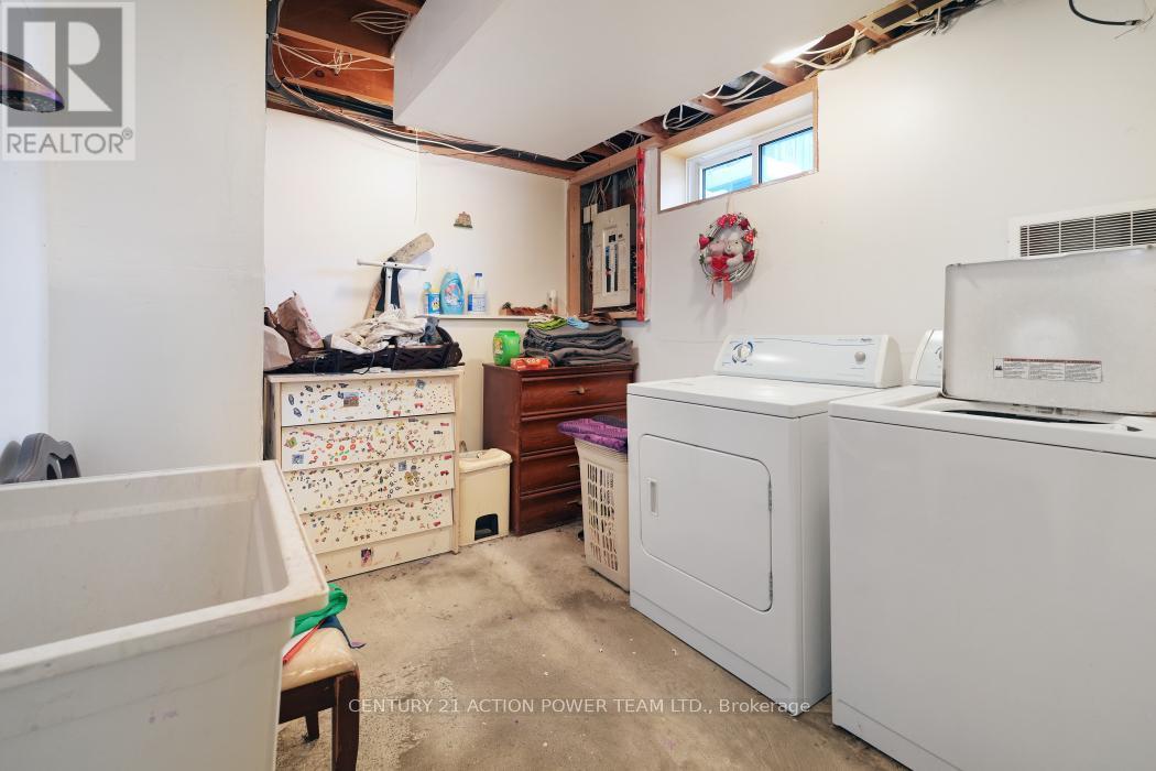 642 Borthwick Avenue, Ottawa, ON - Indoor Photo Showing Laundry Room