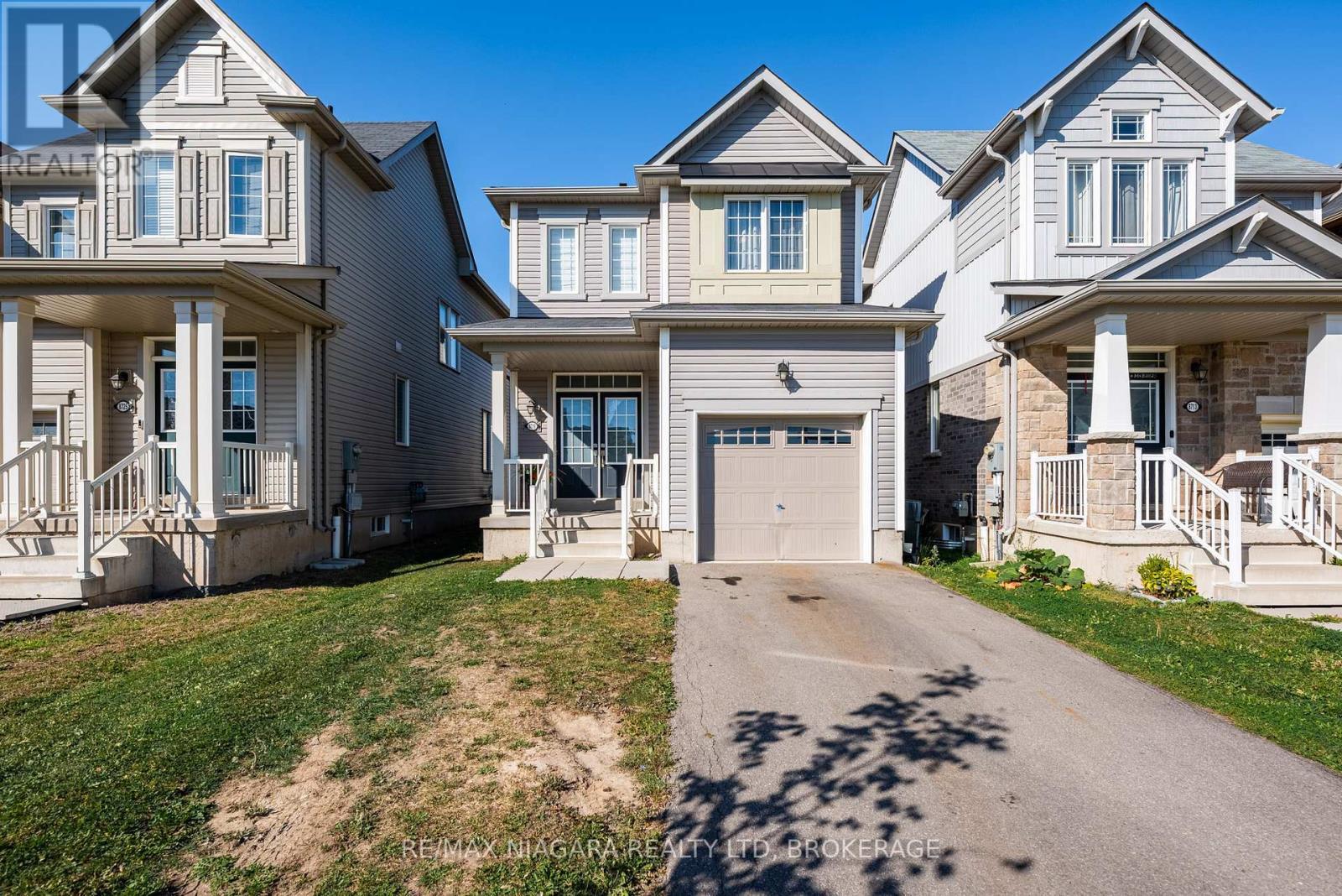 8719 Sourgum Avenue, Niagara Falls (Brown), ON - Outdoor With Facade