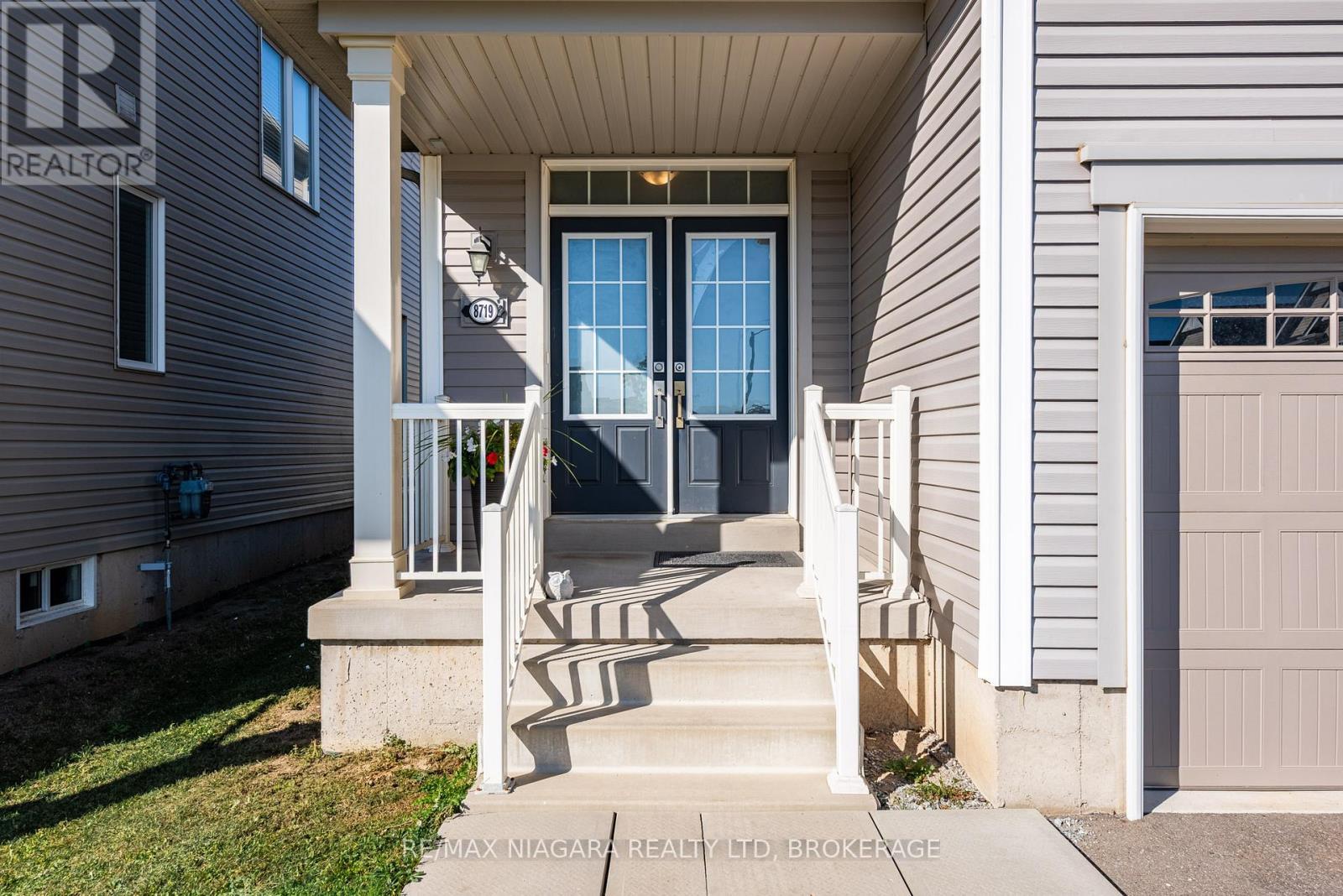 8719 Sourgum Avenue, Niagara Falls (Brown), ON - Outdoor With Exterior