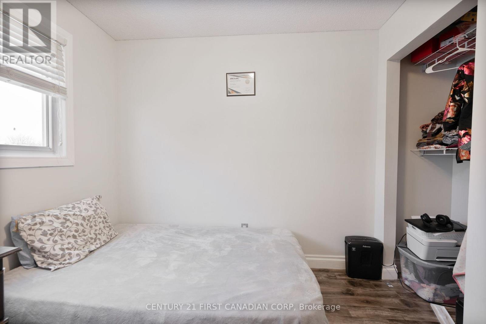 345 Banbury Crescent, London South (South T), ON - Indoor Photo Showing Bedroom