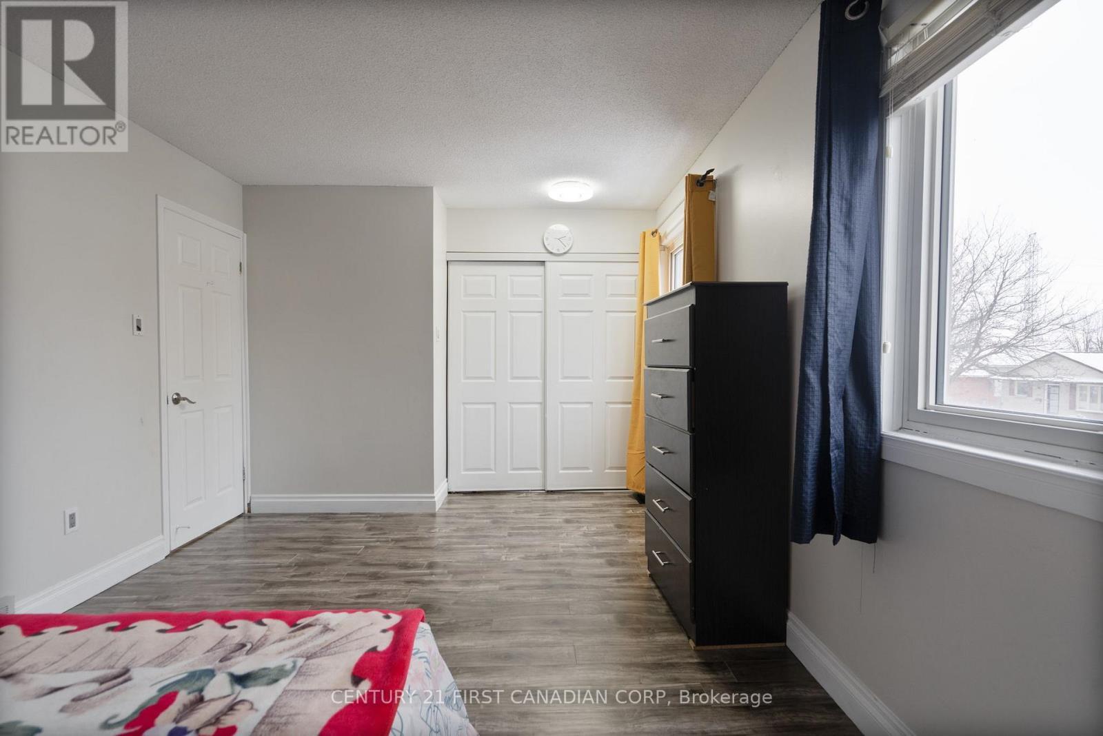 345 Banbury Crescent, London South (South T), ON - Indoor Photo Showing Bedroom