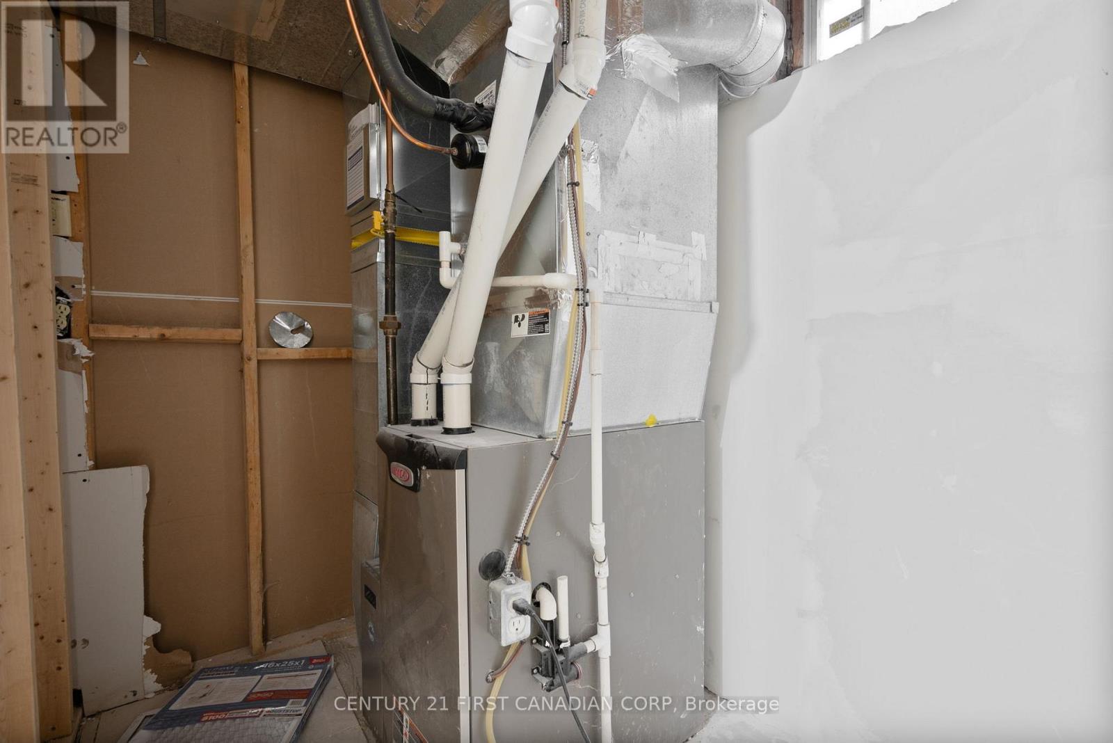 345 Banbury Crescent, London South (South T), ON - Indoor Photo Showing Basement