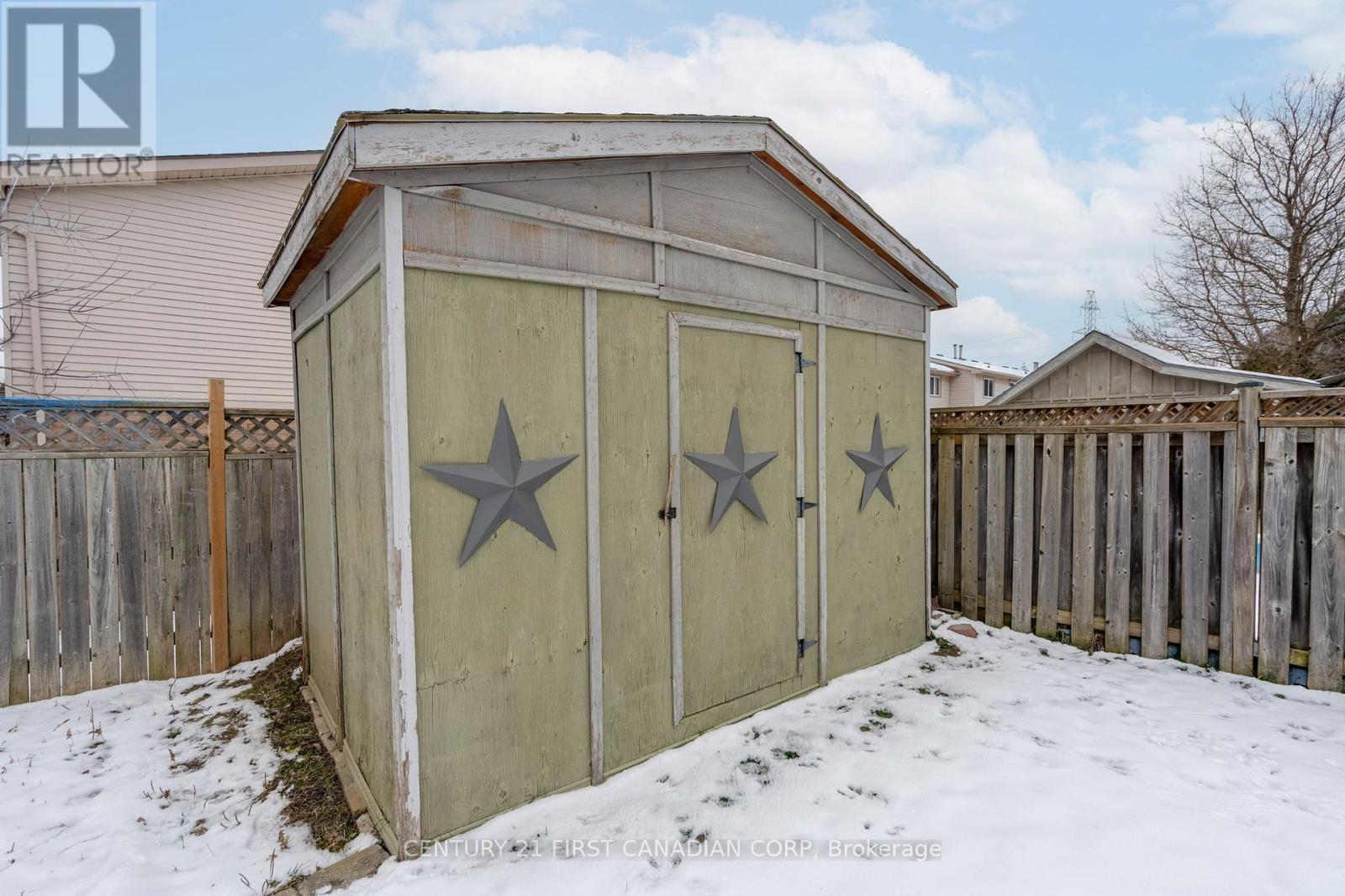 345 Banbury Crescent, London South (South T), ON - Outdoor With Exterior