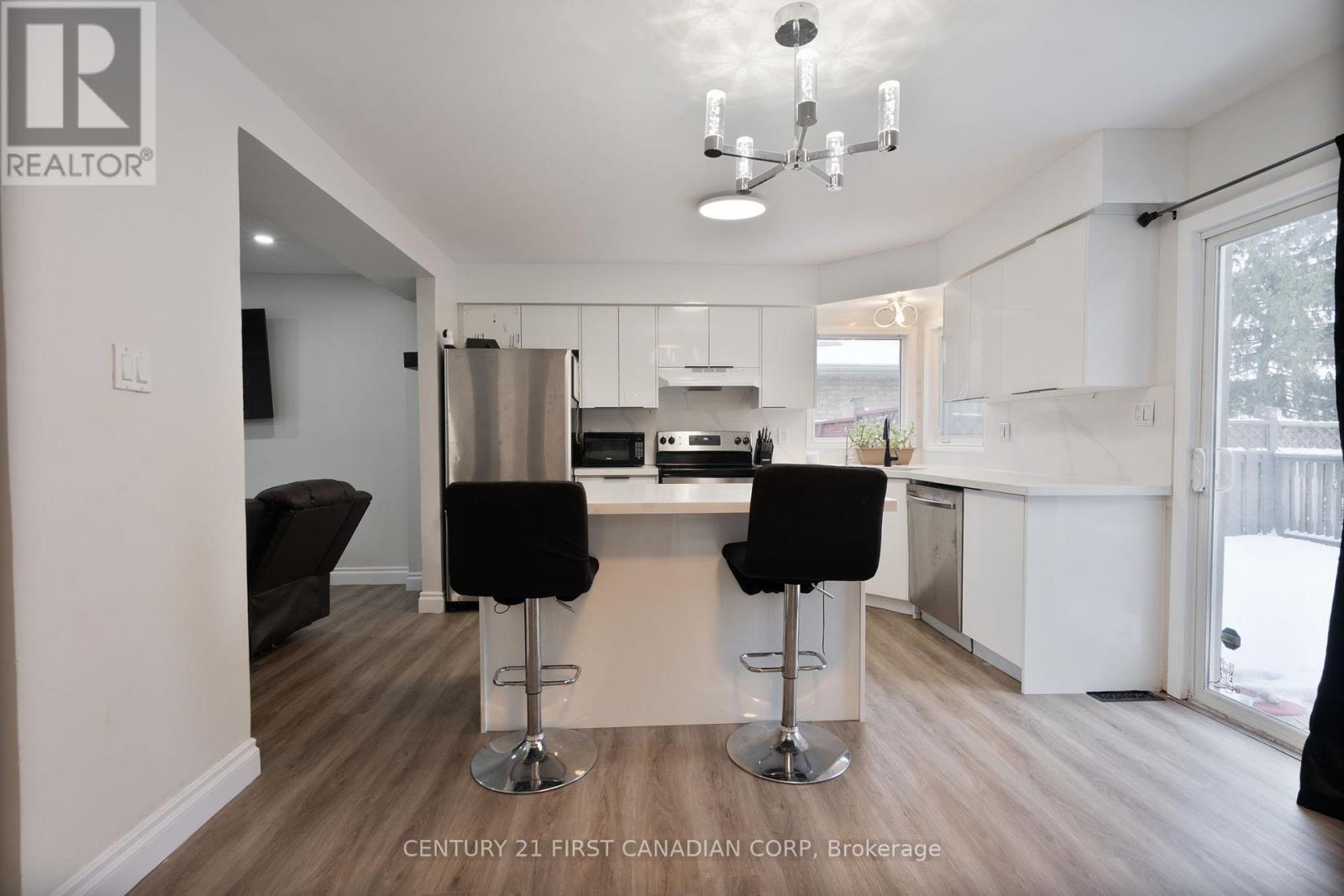 345 Banbury Crescent, London South (South T), ON - Indoor Photo Showing Kitchen