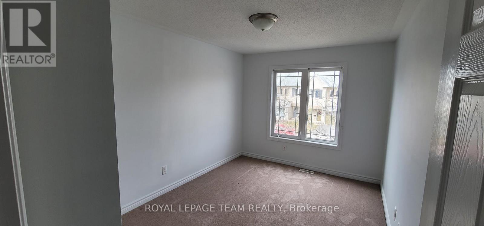 406 Galatina Way, Ottawa, ON - Indoor Photo Showing Other Room