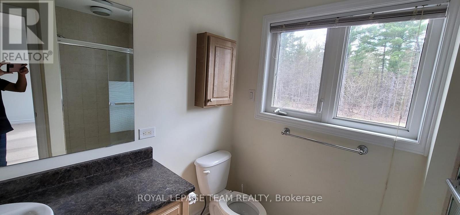 406 Galatina Way, Ottawa, ON - Indoor Photo Showing Bathroom