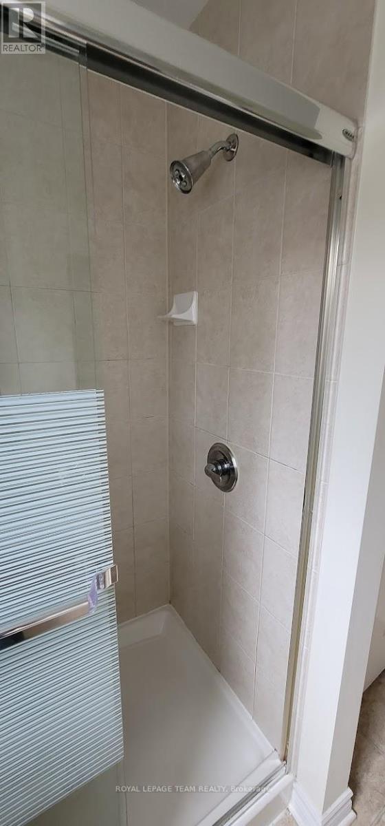 406 Galatina Way, Ottawa, ON - Indoor Photo Showing Bathroom