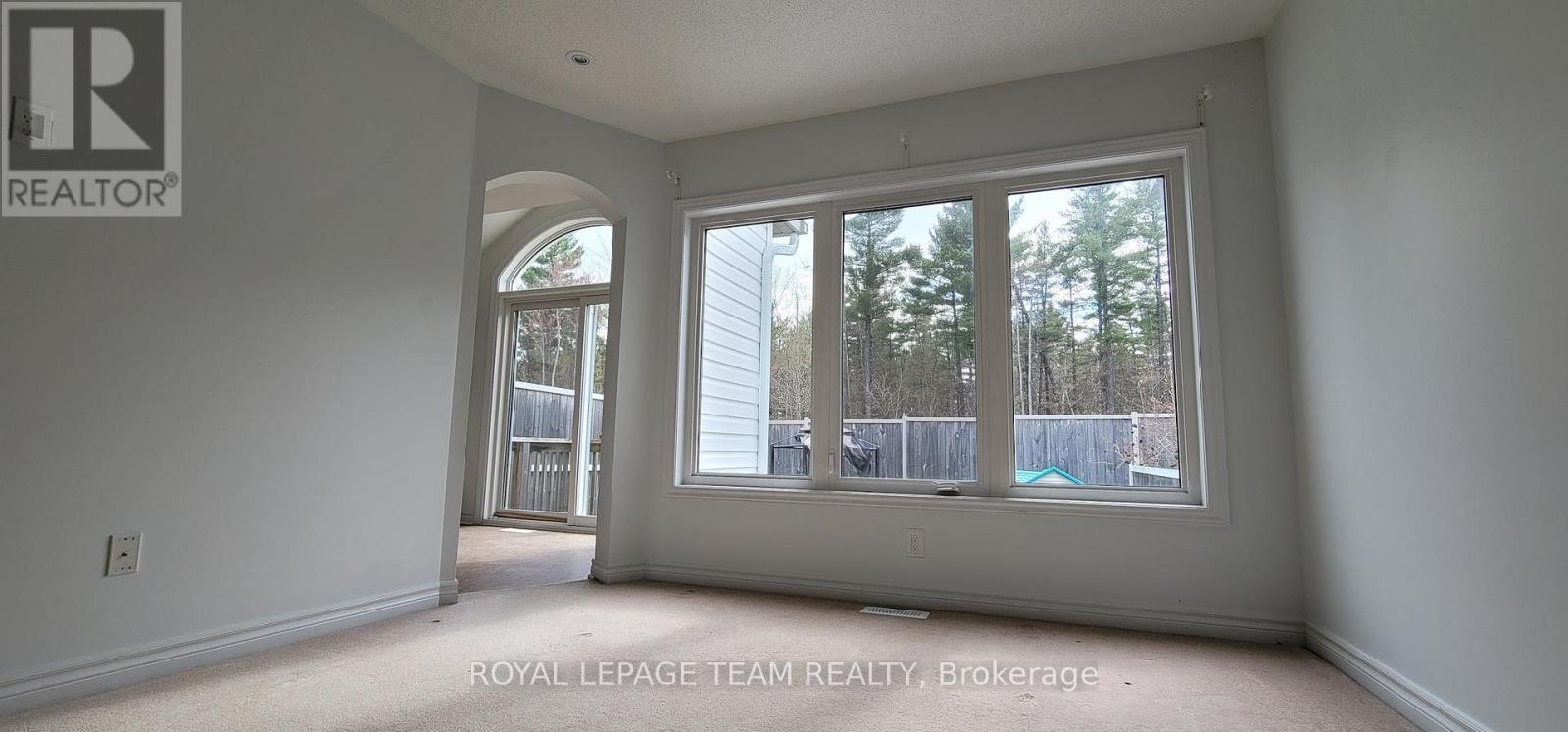 406 Galatina Way, Ottawa, ON - Indoor Photo Showing Other Room