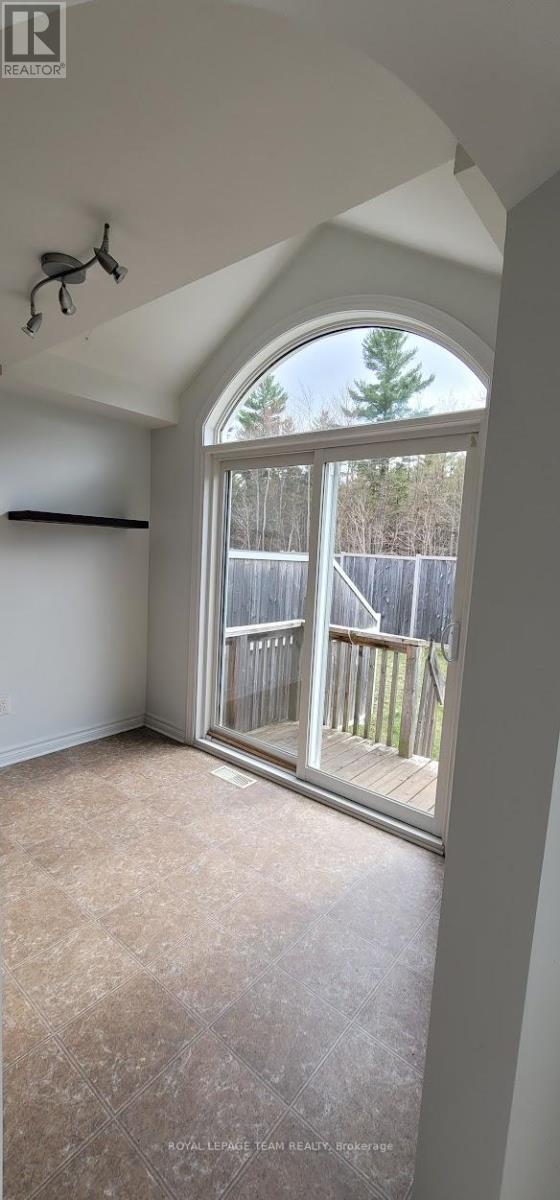406 Galatina Way, Ottawa, ON - Indoor Photo Showing Other Room