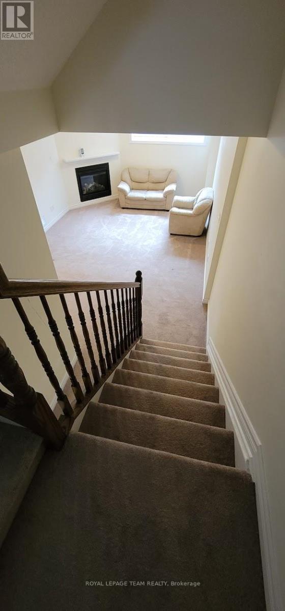 406 Galatina Way, Ottawa, ON - Indoor Photo Showing Other Room