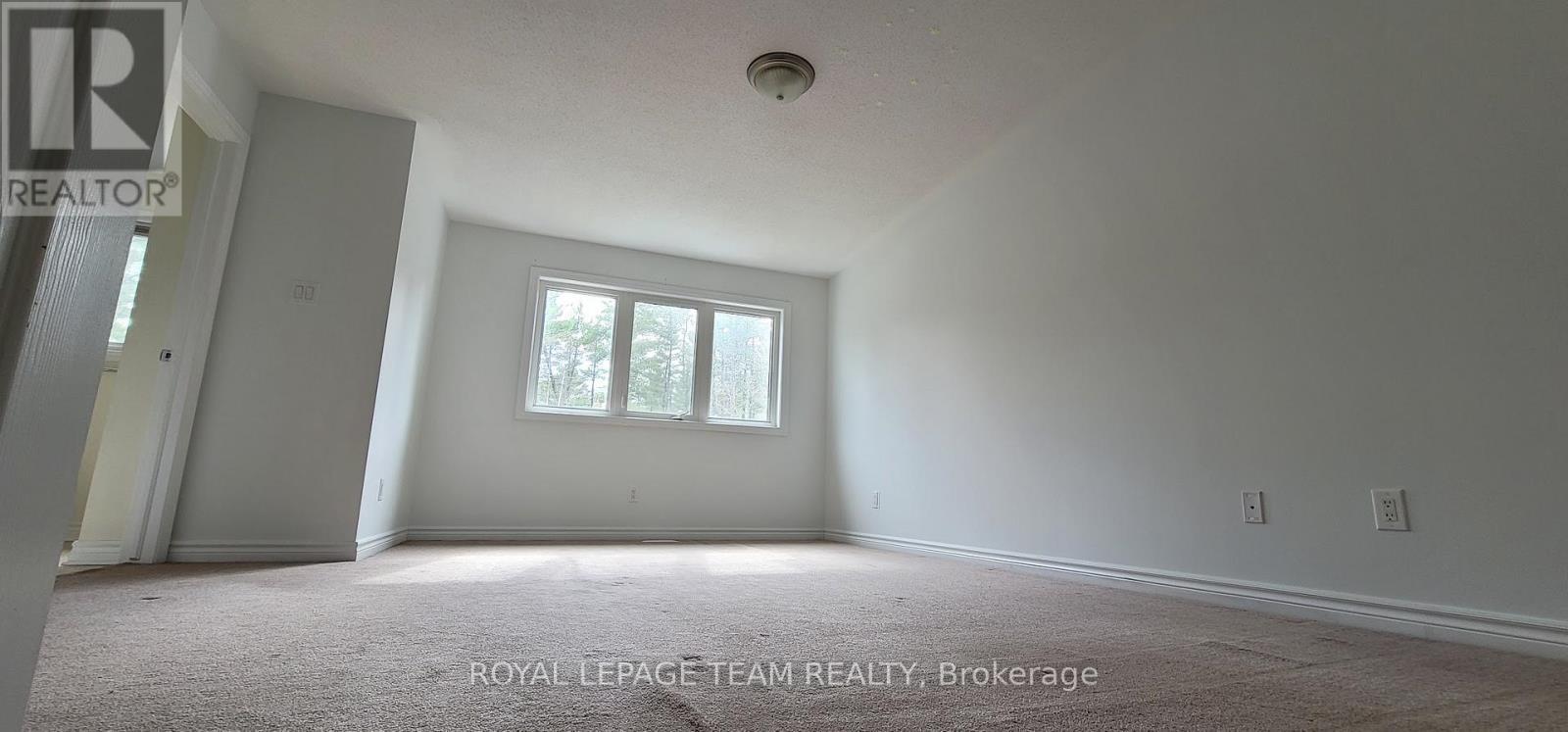 406 Galatina Way, Ottawa, ON - Indoor Photo Showing Other Room