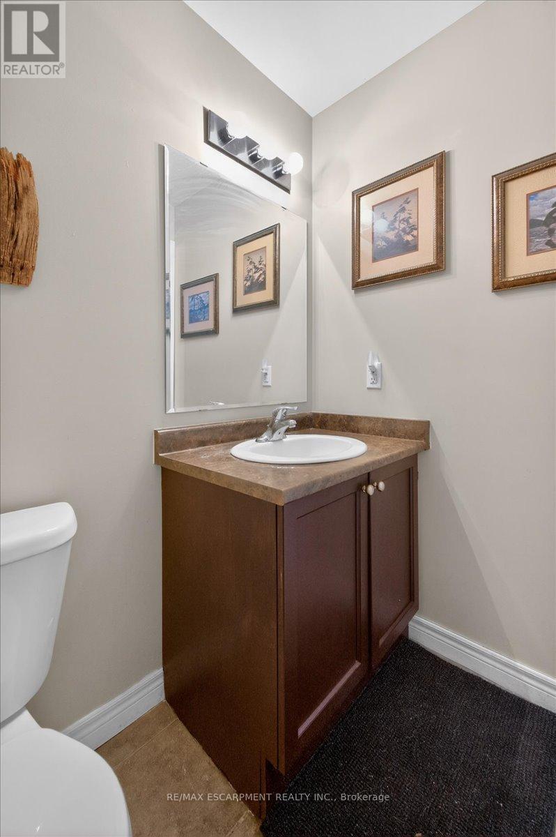 614B Woodlawn Road E, Guelph, ON - Indoor Photo Showing Bathroom