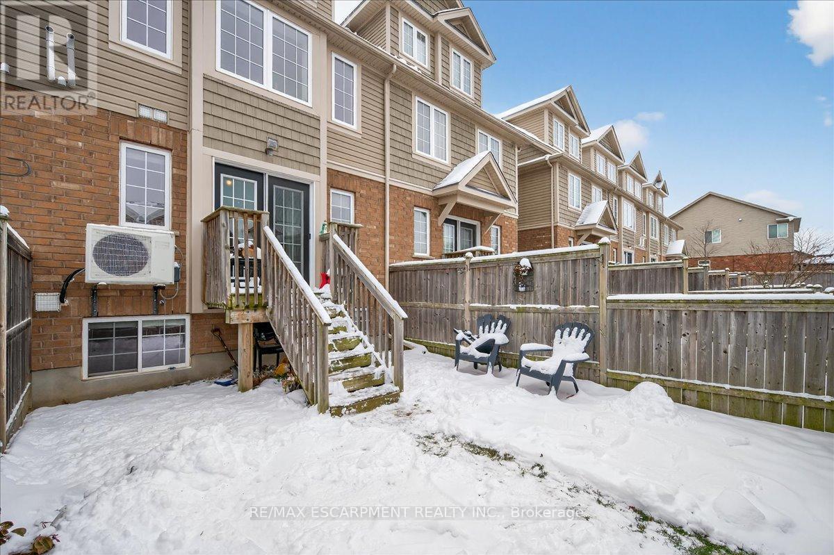 614B Woodlawn Road E, Guelph, ON - Outdoor