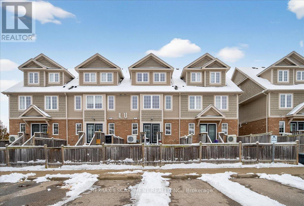 614B Woodlawn Road E, Guelph, ON - Outdoor With Facade